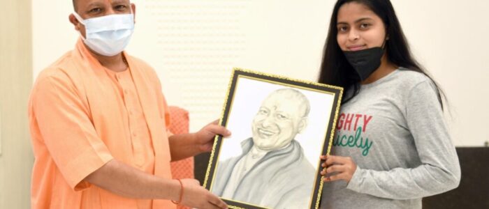 harshita gupta sketch artist awarded by Chief minister UP Lucknow sketch competition 2021
