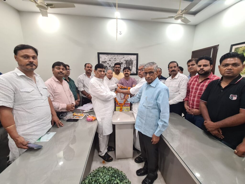 DOSAR VAISHYA COMMUNITY IN UTTAR PRADESH CELEBRATES JHANDA GEET MAKER LATE SHRI PARSHAD SHYAM LAL JAYANTI -BARABANKI--SHRI SUNIL KUMAR GUPTA PRESIDENT TOP BANIYA LEADER IN UP -LAKHIMPUR BANIYA SAMAAJ-HARDOIALLOVERUP